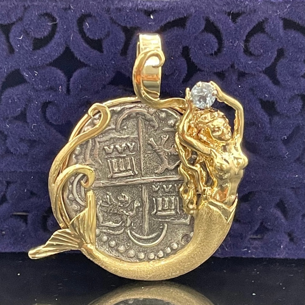 GORGEOUS SHIPWRECK COIN PENDANT IN 14kt GOLD MERMAID BEZEL WITH AQUAMRIN…